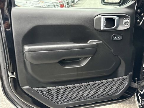 Used 2023 Jeep Wrangler Sport S image 15