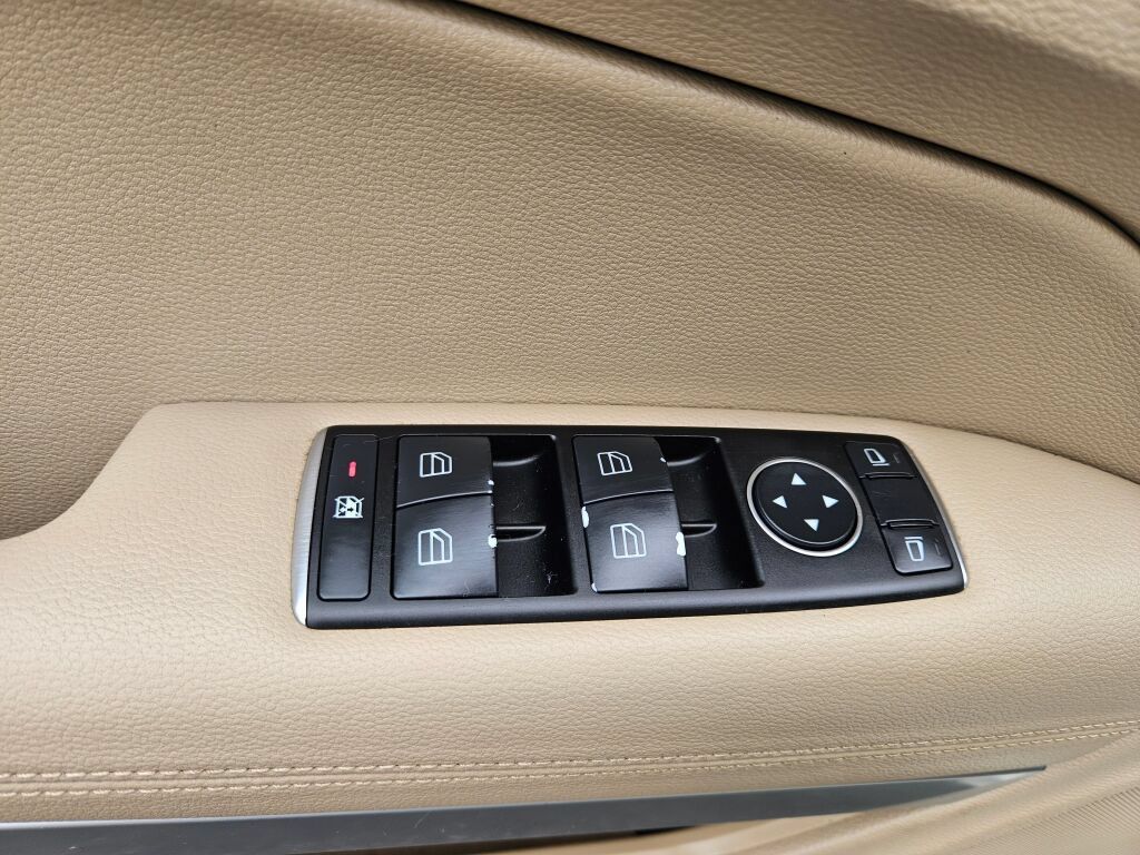 Used 2012 Mercedes-Benz E 350 4MATIC Coupe w/ Premium 1 Pkg image 16