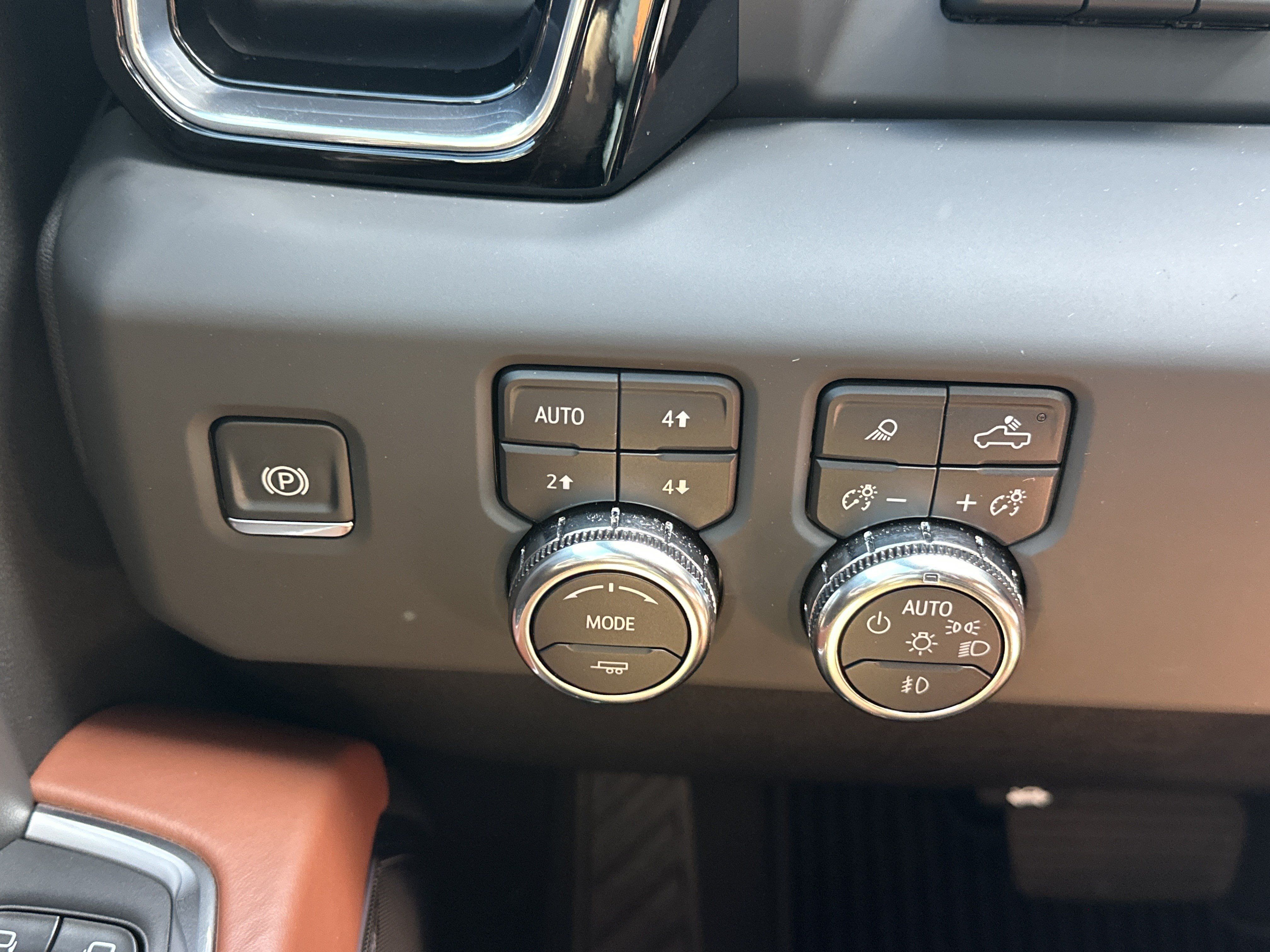 Used 2025 GMC Sierra 2500 Denali Ultimate AWD/4WD image 28