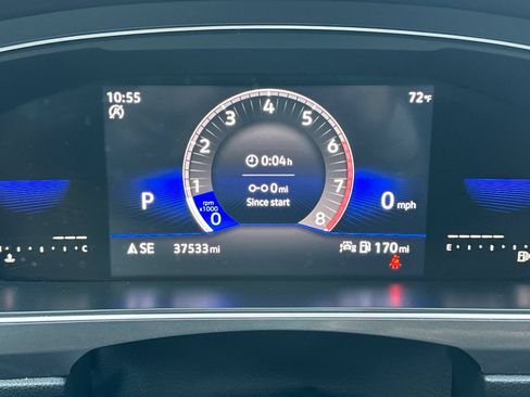 Used 2023 Volkswagen Tiguan SE w/ Panoramic Sunroof Package FWD image 25