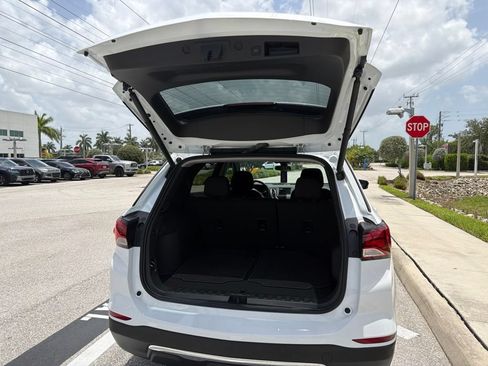 Used 2024 Chevrolet Equinox LT FWD image 13