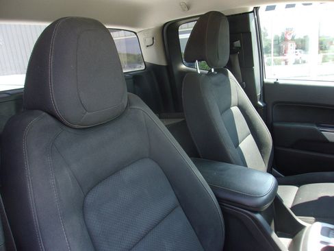 Used 2022 Chevrolet Colorado LT w/ Fleet Safety Package AWD/4WD image 17