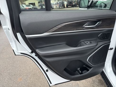 New 2026 Jeep Grand Cherokee Limited image 24