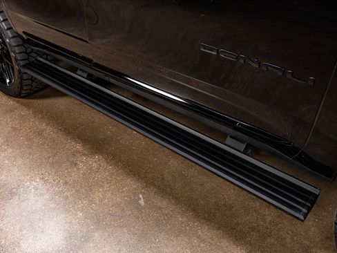 Used 2026 GMC Yukon Denali w/ Denali Reserve Package image 13