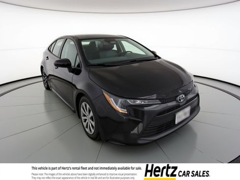Used 2025 Toyota Corolla LE image 1
