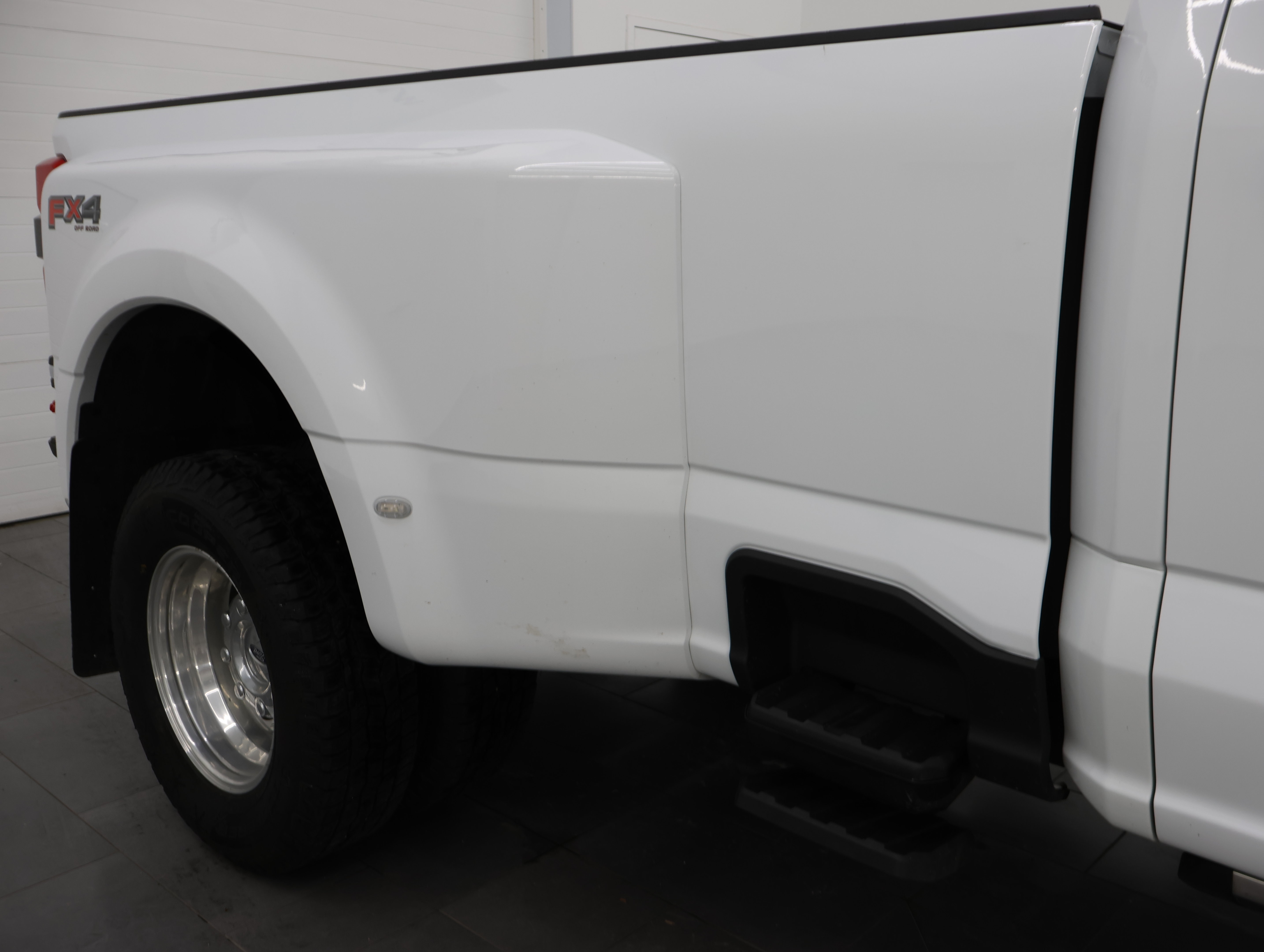 Used 2024 Ford F350 Lariat w/ Lariat Ultimate Package AWD/4WD image 30