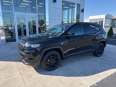 Used 2022 Jeep Compass Latitude w/ Convenience Group AWD/4WD image 33