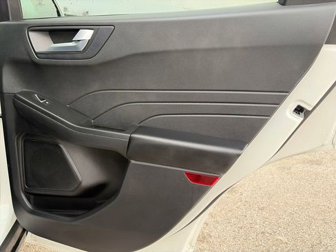 Used 2022 Ford Escape SEL image 33