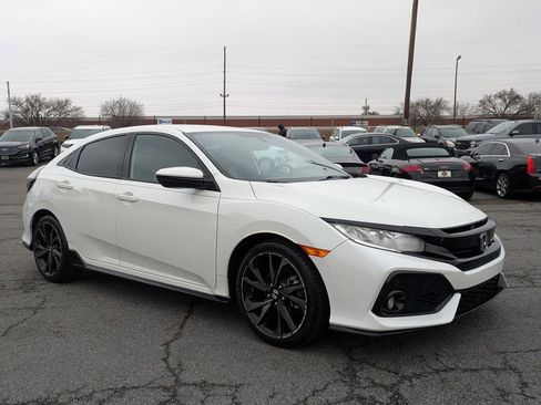 Used 2018 Honda Civic Sport image 3