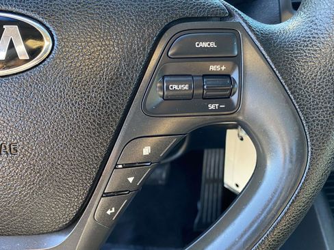 Used 2017 Kia Forte LX w/ LX Popular Package image 18