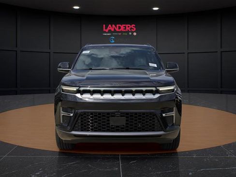 New 2026 Jeep Grand Wagoneer L 2WD image 4