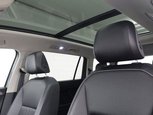 Certified 2023 Volkswagen Tiguan SE AWD/4WD image 12