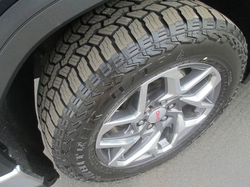 Used 2022 GMC Sierra 1500 SLT w/ SLT Premium Package image 14