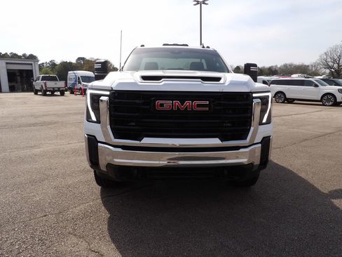 Used 2024 GMC Sierra 3500 Pro RWD image 3