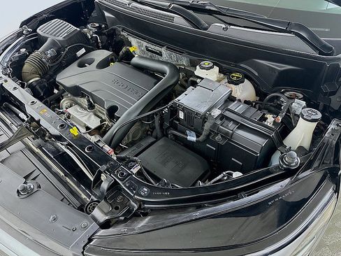 Used 2024 Chevrolet Equinox LS w/ LS Convenience Package image 29