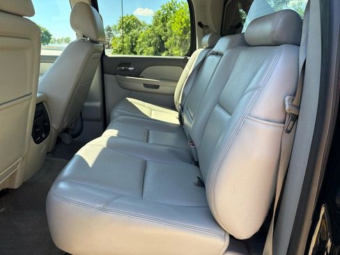 Used 2013 Chevrolet Avalanche LTZ AWD/4WD image 24