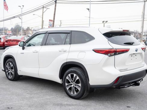 Used 2021 Toyota Highlander XLE image 7