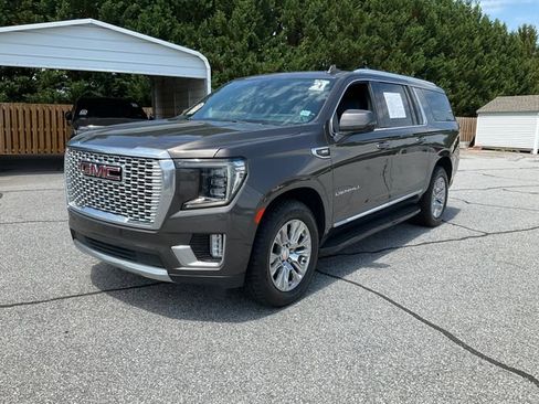 Used 2021 GMC Yukon XL Denali RWD image 1