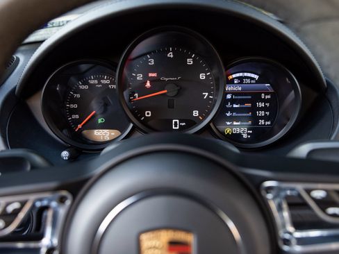 Certified 2022 Porsche 718 Cayman RWD image 14