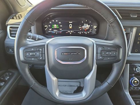 Used 2024 GMC Yukon XL Denali AWD/4WD image 17
