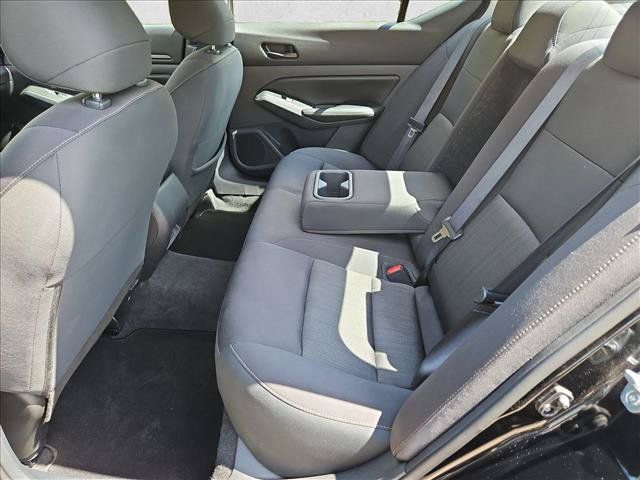 Used 2024 Nissan Altima 2.5 SV FWD image 17