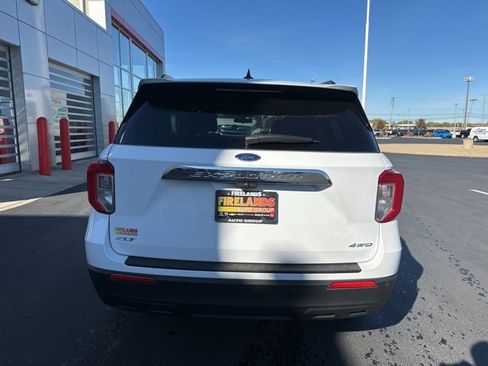 Used 2023 Ford Explorer XLT image 9