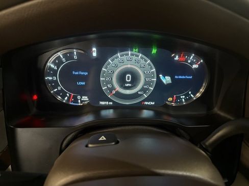 Used 2016 Cadillac Escalade Luxury image 13