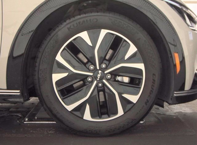 Certified 2023 Kia EV6 Wind AWD/4WD image 19