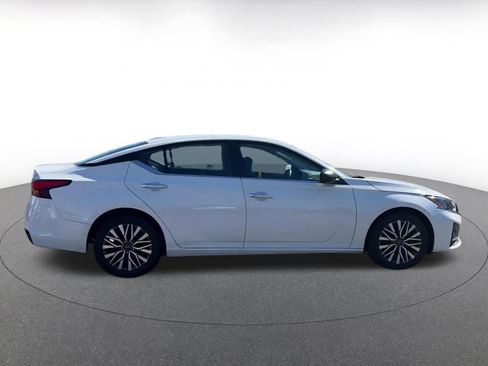 Used 2025 Nissan Altima 2.5 SV image 15