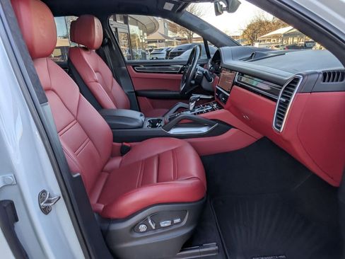 Certified 2021 Porsche Cayenne Turbo S image 25