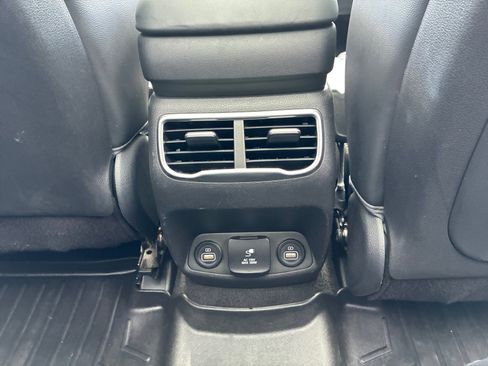 Used 2021 Hyundai Santa Fe Limited AWD/4WD image 32