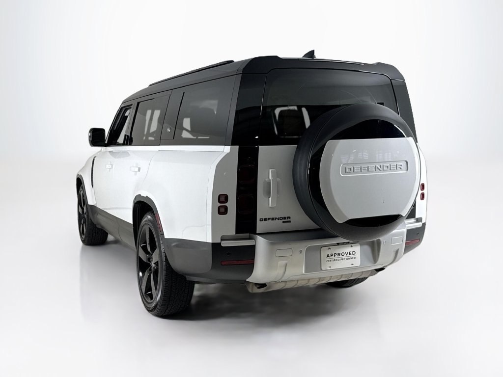 Used 2023 Land Rover Defender 130 SE AWD/4WD image 3