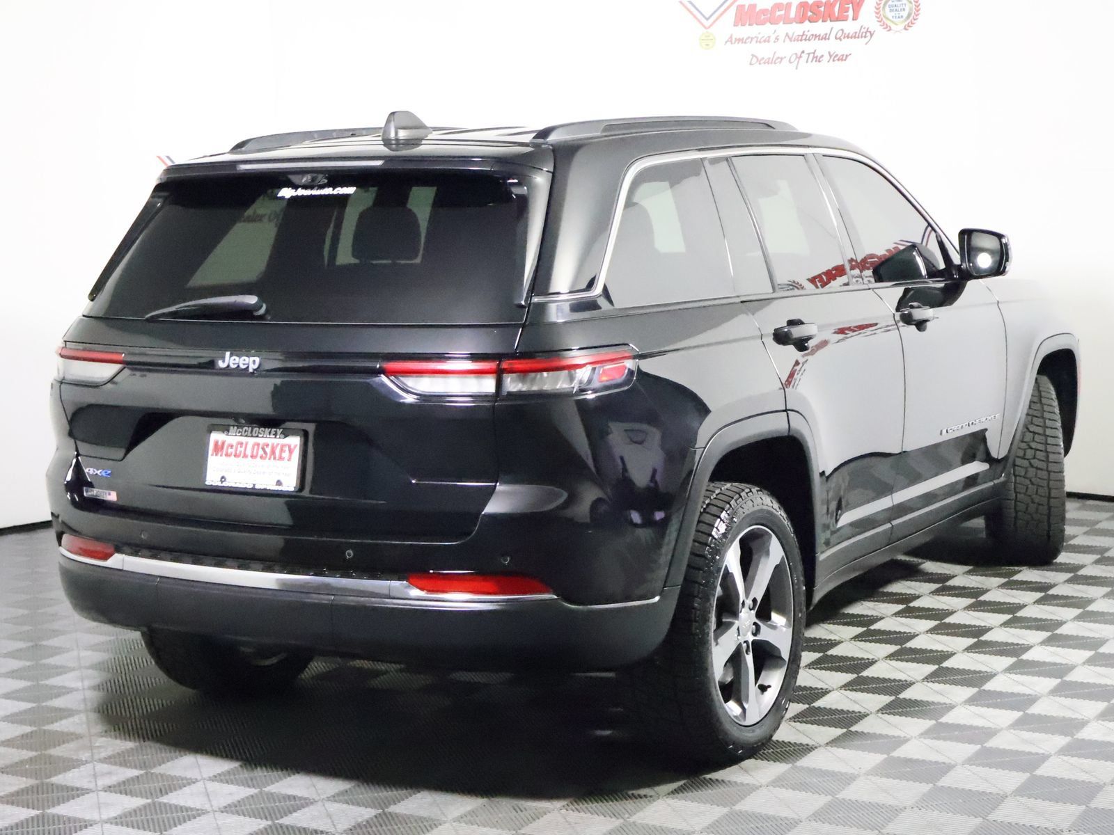 Used 2024 Jeep Grand Cherokee Limited 4xe w/ Luxury Tech Group II AWD/4WD image 5