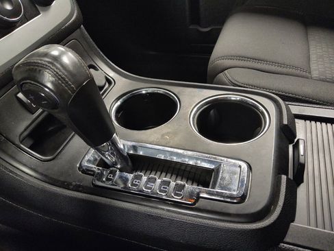 Used 2015 GMC Acadia SLE image 26