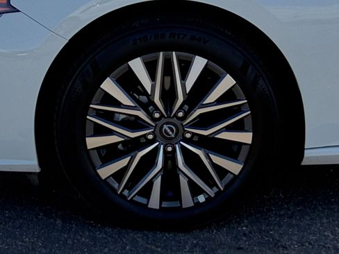 Used 2025 Nissan Altima 2.5 SV image 28