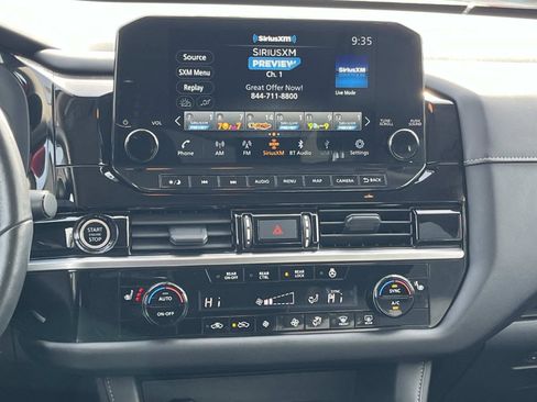 Used 2022 Nissan Pathfinder SL w/ SL Black Package image 16