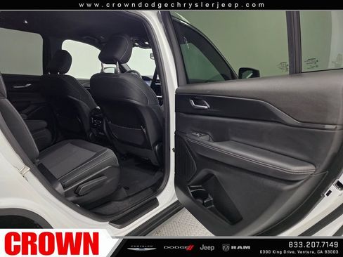Used 2024 Jeep Grand Cherokee L Laredo AWD/4WD image 19