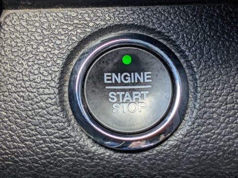 Used 2019 Ford F150 Lariat w/ Equipment Group 502A Luxury AWD/4WD image 40