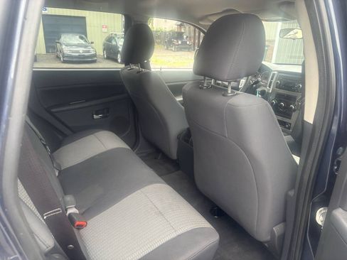 Used 2010 Jeep Grand Cherokee Laredo AWD/4WD image 9