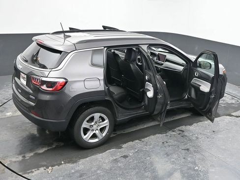 Used 2024 Jeep Compass Latitude image 65