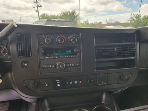 Used 2025 GMC Savana 3500 LT w/ LT Preferred Equipment Group RWD image 19