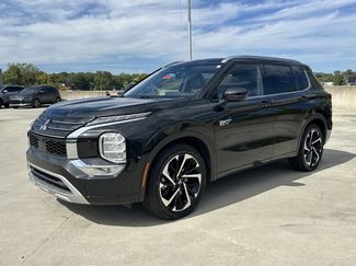 Used 2023 Mitsubishi Outlander SEL video 2