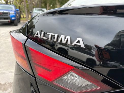 Used 2023 Nissan Altima 2.5 SV image 10