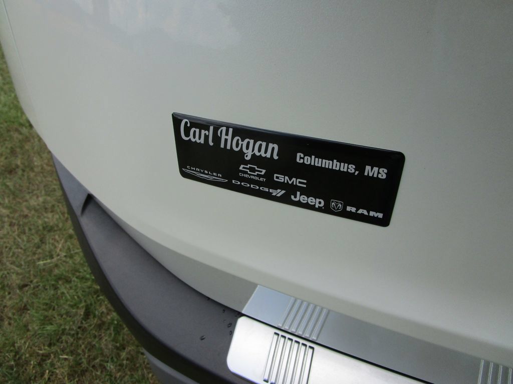 Used 2023 Nissan Rogue SV FWD image 12
