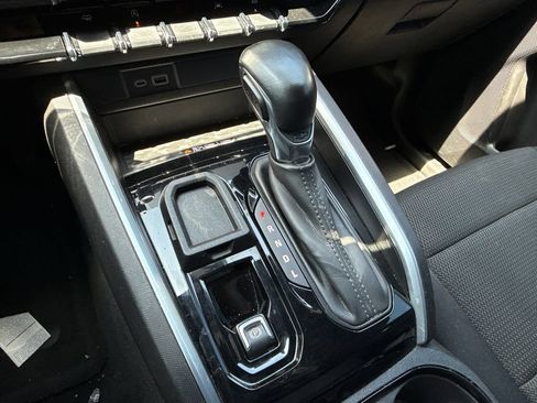 Used 2023 Chevrolet Colorado LT w/ LT Convenience Package II RWD image 7