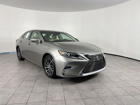 Used 2018 Lexus ES 350 w/ Luxury Package w/Wood Trim FWD image 7
