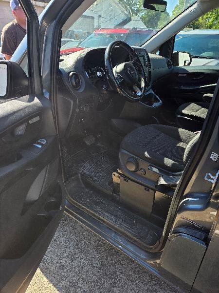 Used 2016 Mercedes-Benz Metris Passenger image 8