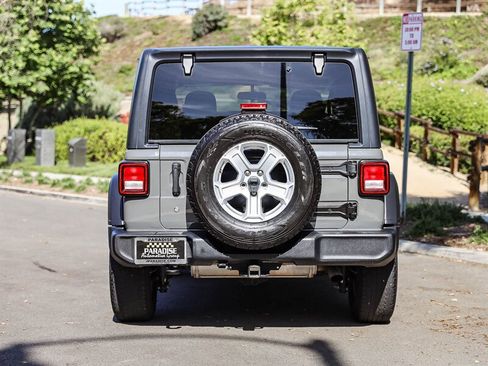 Used 2020 Jeep Wrangler Sport AWD/4WD image 4