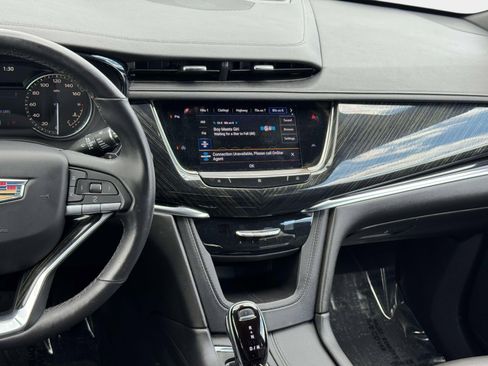 Used 2021 Cadillac XT6 Premium Luxury AWD/4WD image 3