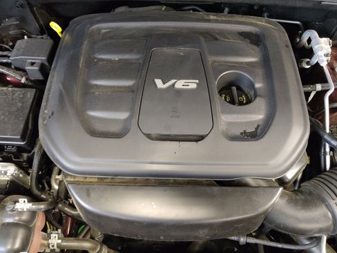 Used 2018 Jeep Grand Cherokee Overland image 30